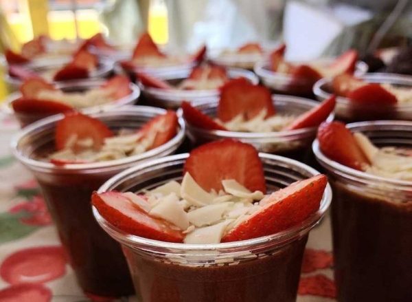 “Festival do Morango” vira arraiá com forró ao vivo
