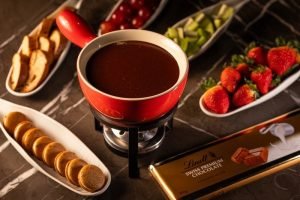 Fondue Lindt é destaque no Must Restaurant