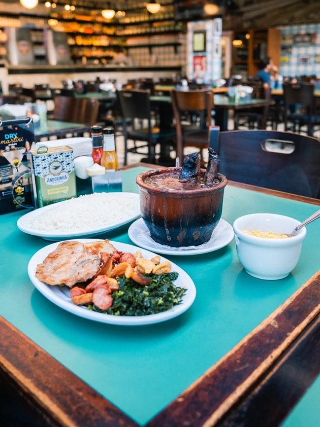 10 restaurantes para provar feijoada em São Paulo
