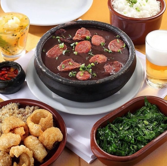 10 restaurantes para provar feijoada em São Paulo