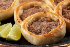 Onde comer esfihas árabes autênticas em SP