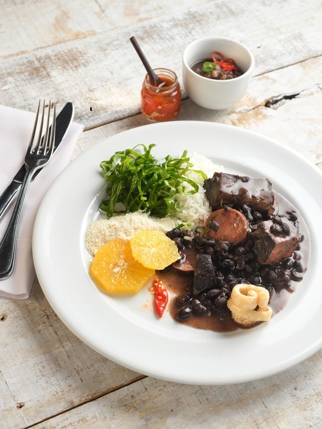 10 restaurantes para provar feijoada em São Paulo