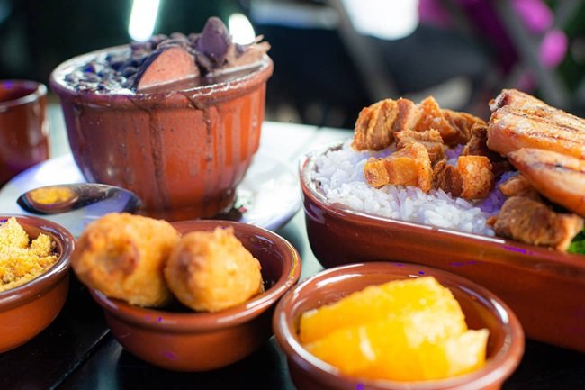 10 restaurantes para provar feijoada em São Paulo