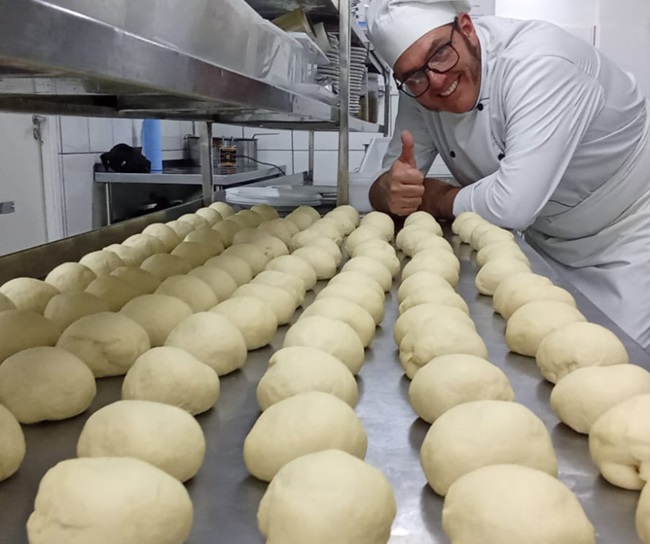 Prato Grego celebra cinco anos com novo chef e menu