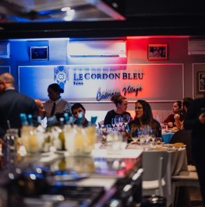 Le Cordon Bleu homenageia Julia Child com jantar