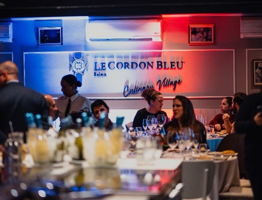 Le Cordon Bleu homenageia Julia Child com jantar