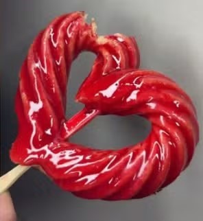 Morango do amor ganha versões e impulsiona confeitarias
