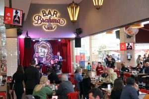 Churrascada do Bar Brahma agita a Granja Viana