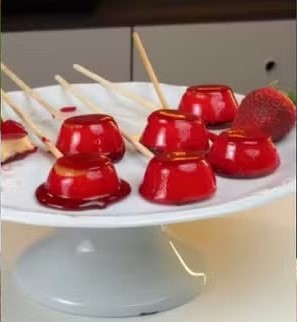 Morango do amor ganha versões e impulsiona confeitarias