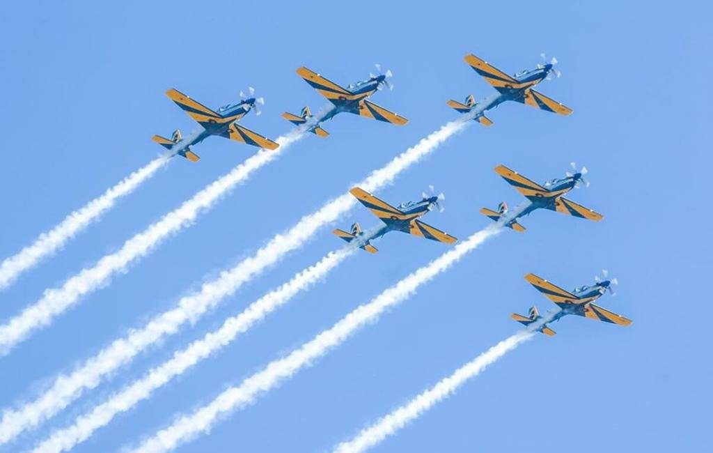 Festival aeronáutico no Campo de Marte