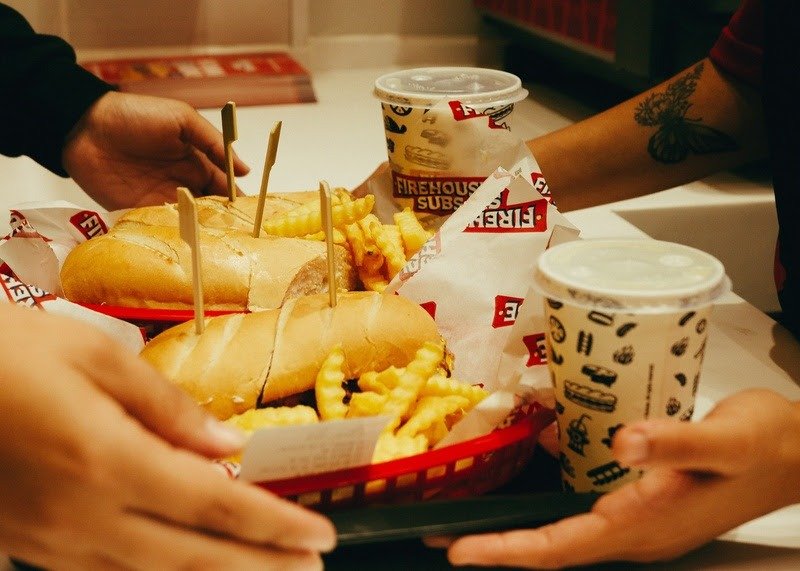 Firehouse Subs aposta no delivery