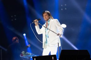 show cantor roberto carlos