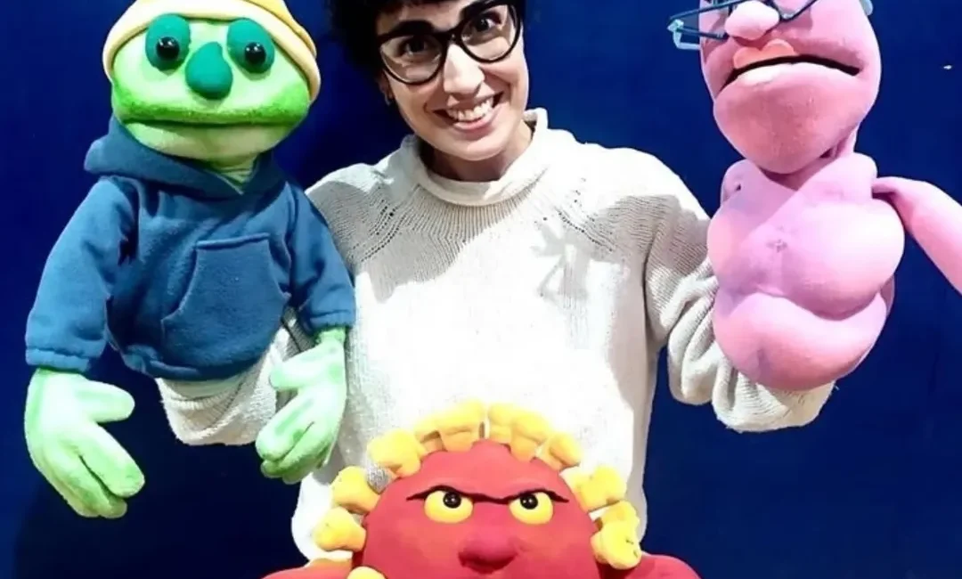 Histórias e bonecos em tardes para crianças