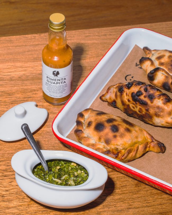 La Guapa lança combos de empanadas e drinks
