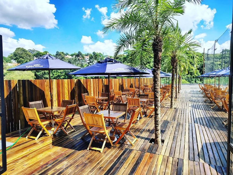 Praia e drinks sem sair da capital