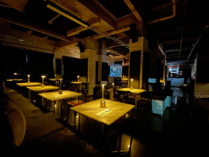 Refúgio sonoro une bar, restaurante e galeria