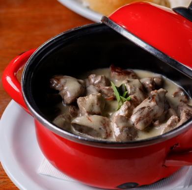 Gastronomia italiana, drinques e rock no Bar Charles Edward