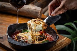 Gastronomia no forno a lenha do Praça São Lourenço