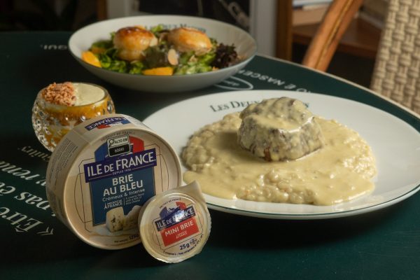 Les Deux Magots celebra queijos franceses
