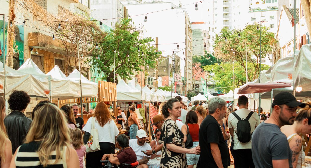 Feira une arte e gastronomia vegana