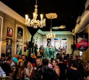 Música e tradição animam outubro no Bar Brahma