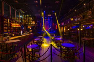 Gastronomia italiana, drinques e rock no Bar Charles Edward