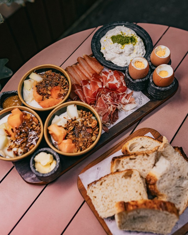 Entre pães e cafés: o charme dos brunchs
