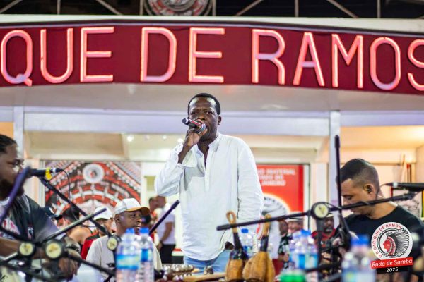 Festival de samba reúne shows e Copa em telão