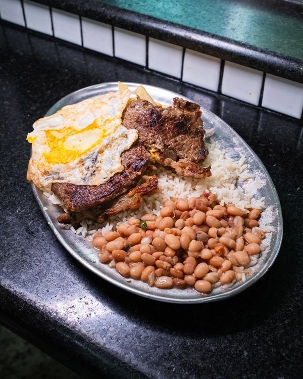 7 restaurantes para comer um bom PF no Centro