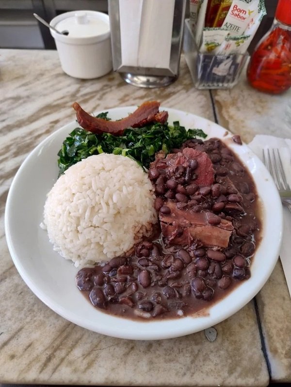 7 restaurantes para comer um bom PF no Centro