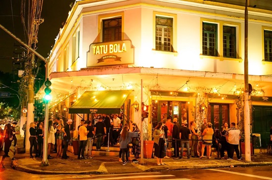 10 bares na capital para curtir o happy hour