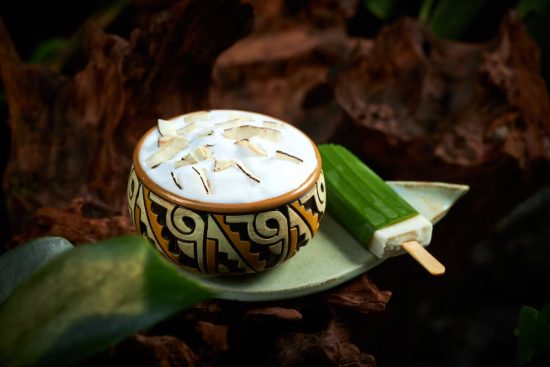 Sabores leves e drinques gelados para brindar o verão