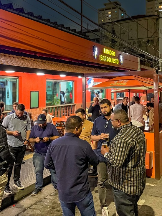 10 bares na capital para curtir o happy hour