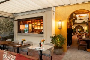 Casa Manish inaugura em Pinheiros com cozinha árabe autoral