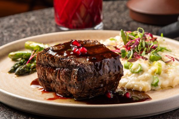 Casa Manish inaugura em Pinheiros com cozinha árabe autoral