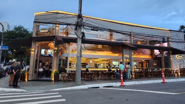 Bares abertos na virada do ano para brindar com música