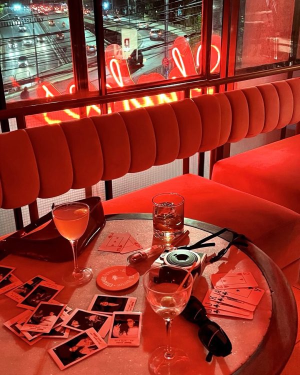 Bares abertos na virada do ano para brindar com música