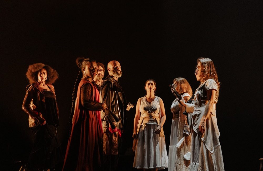 As Armas Milagrosas: seis personagens à procura da existência