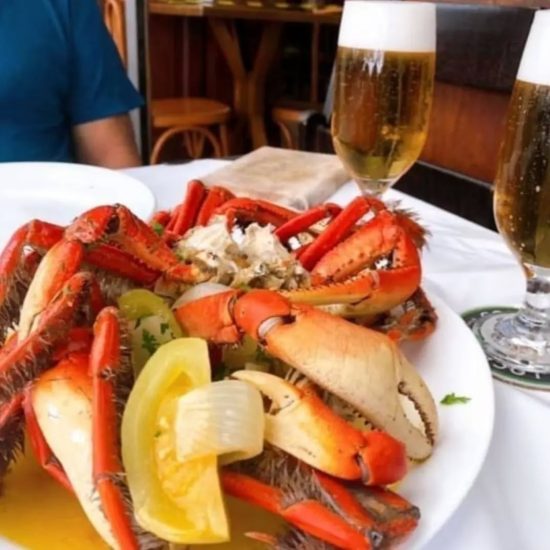 Sabores do litoral: quando a mesa encontra o mar