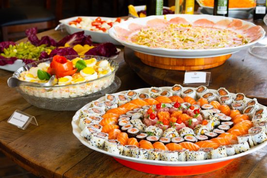 Frescor à mesa: a gastronomia leve do verão