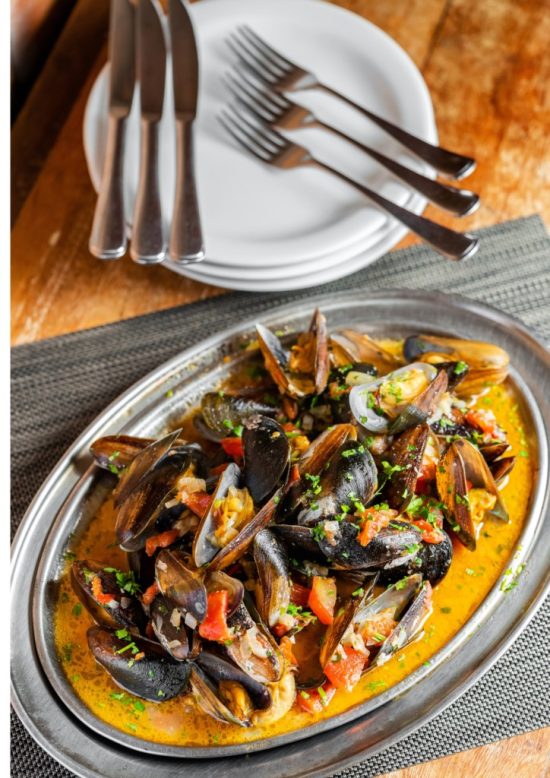 Sabores do litoral: quando a mesa encontra o mar