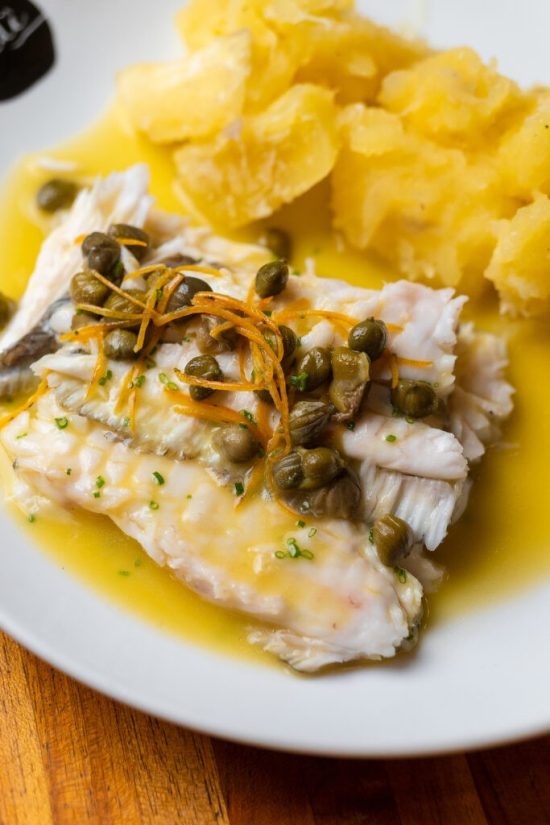 Sabores do litoral: quando a mesa encontra o mar