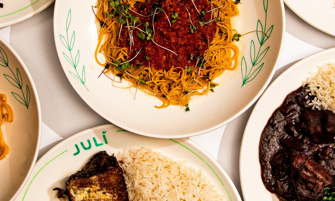 Julí une variedade e comida saudável em Moema