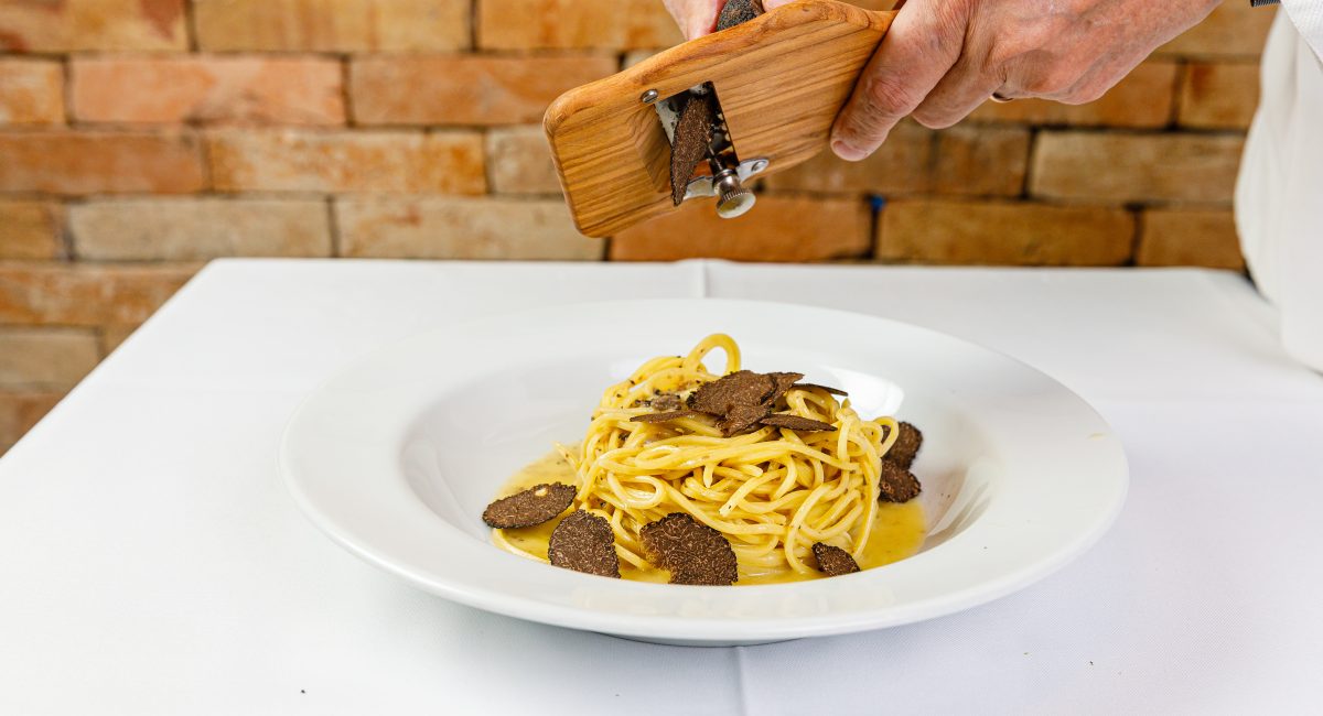 Restaurante cria menu especial com trufa de Norcia