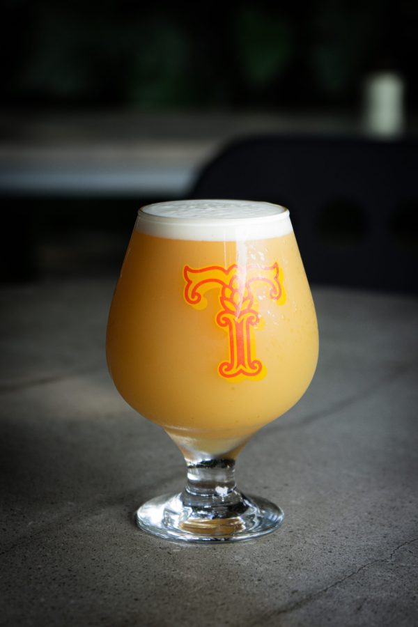 Bares entram na folia com ações especiais