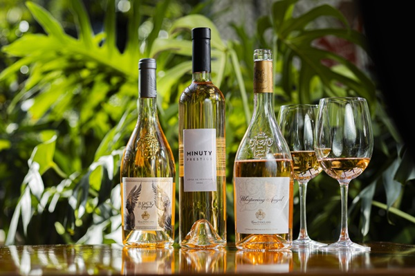 Must Restaurant celebra verão com menu autoral e rosés 