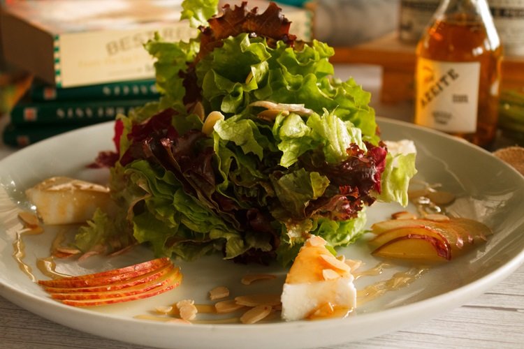 Frescor à mesa: a gastronomia leve do verão