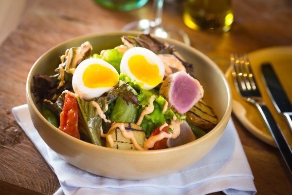 Ressaca? O que comer durante e depois da folia