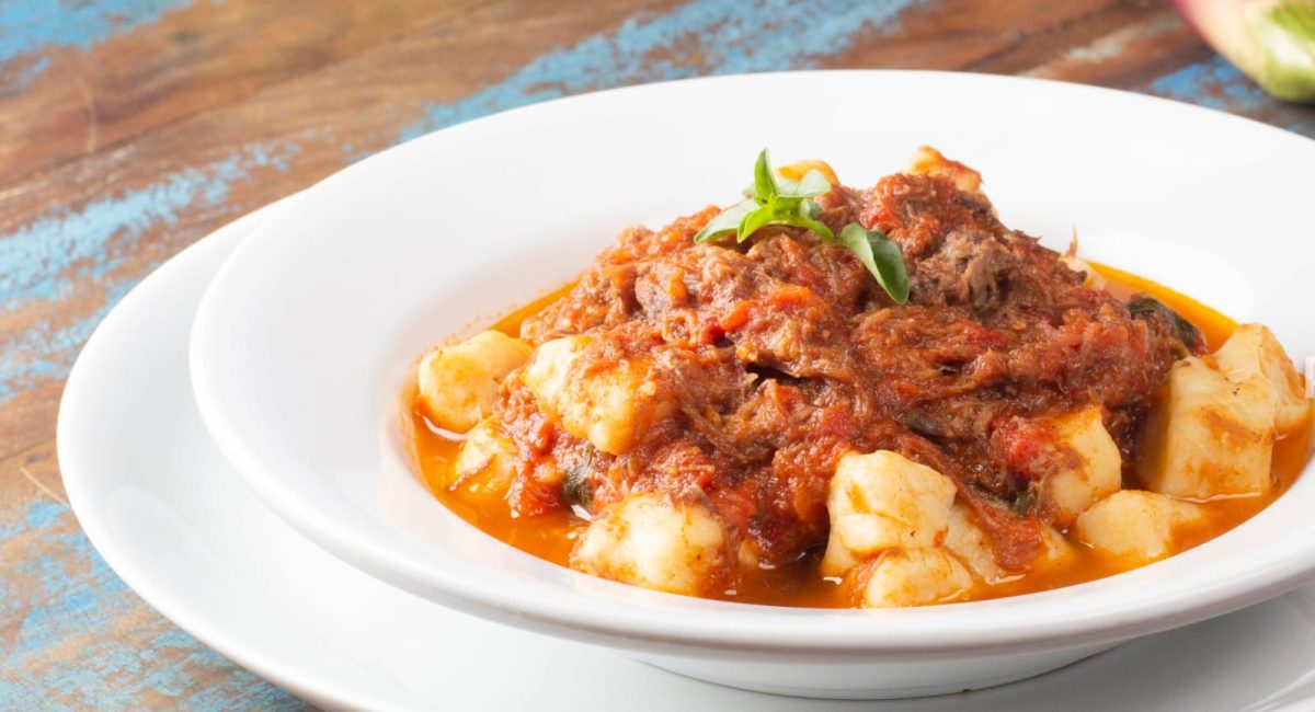 Empório São João celebra 16 anos com menu especial