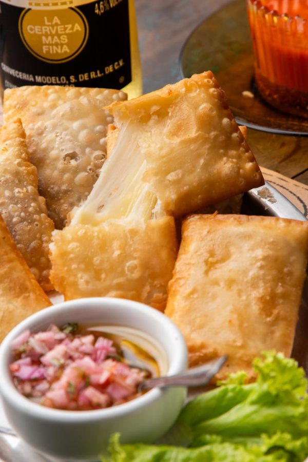 Empório São João celebra 16 anos com menu especial